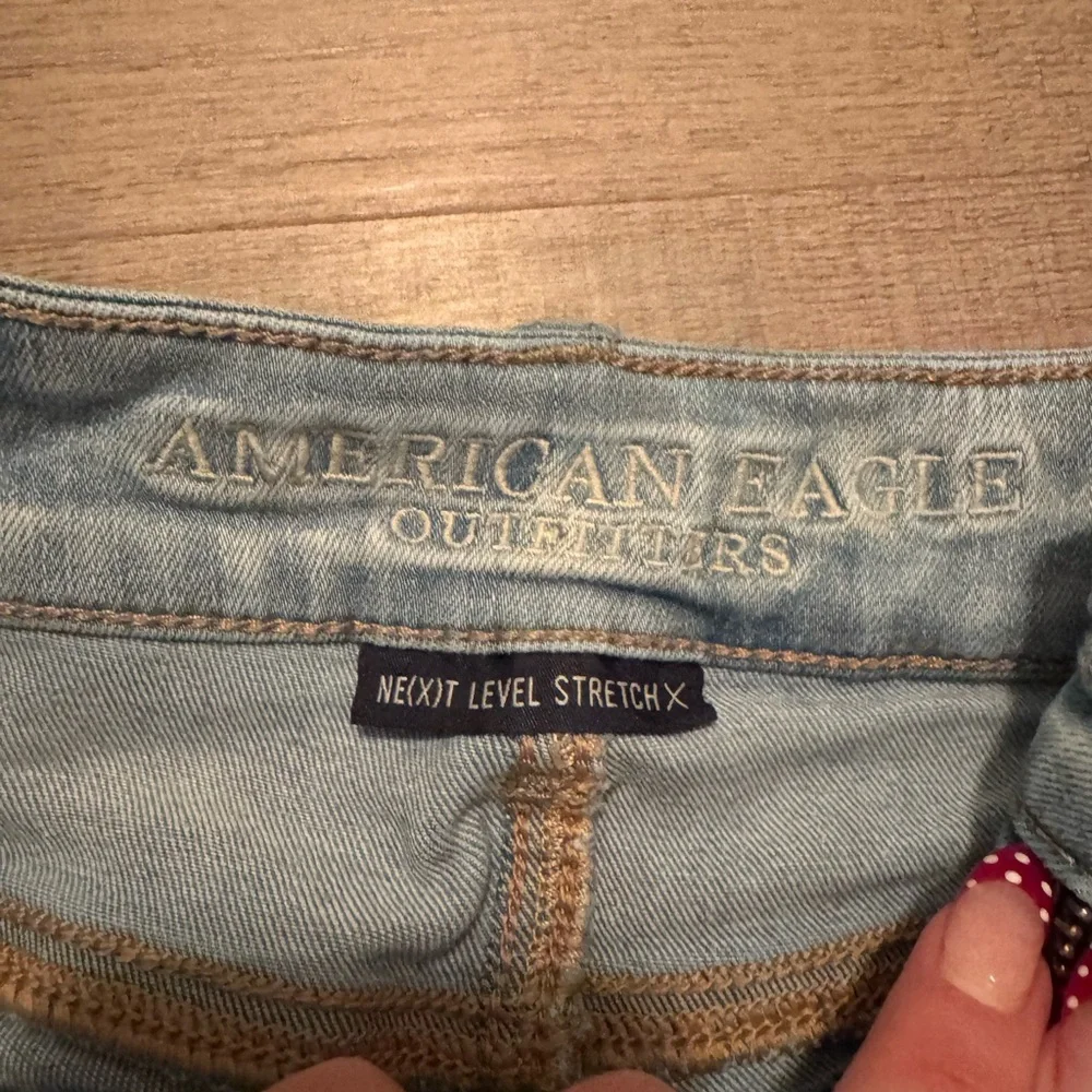 American Eagle Outfitters Light Wash Denim Jean Shorts - Picture 3 of 4